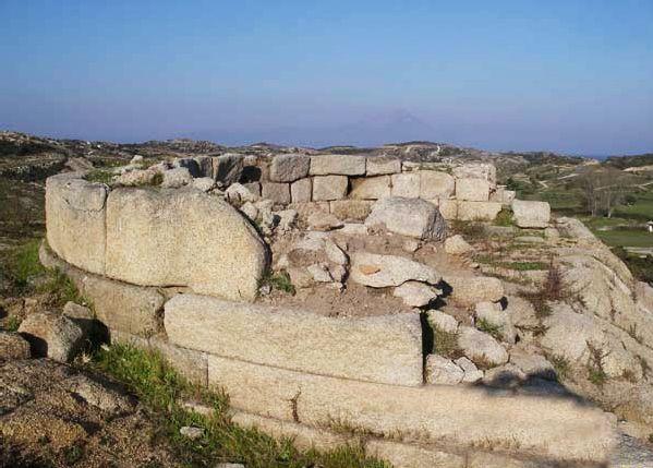 Προϊστορικός τύμβος στο Κριαρίτσι