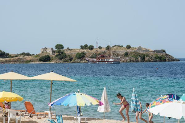 Παραλία Τορώνης