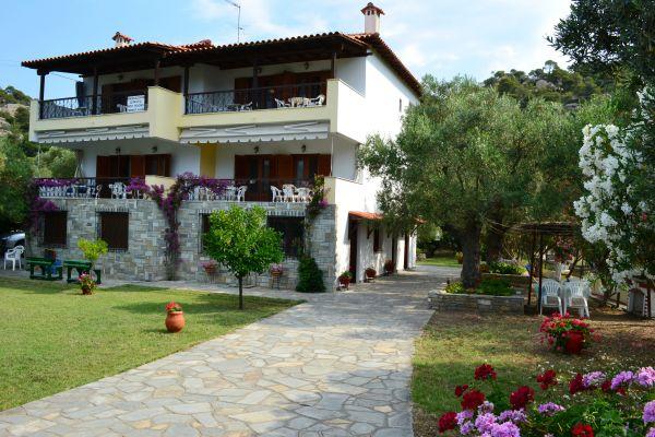 Vatzola Studios Nikiti